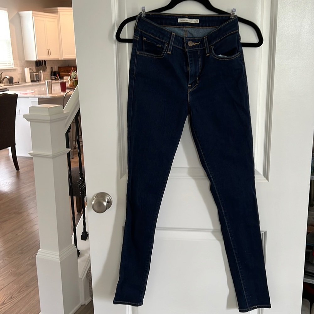 Levi’s 721 High Rise Skinny. Dark Wash.